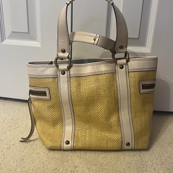 Coach - Picture 2 of 4